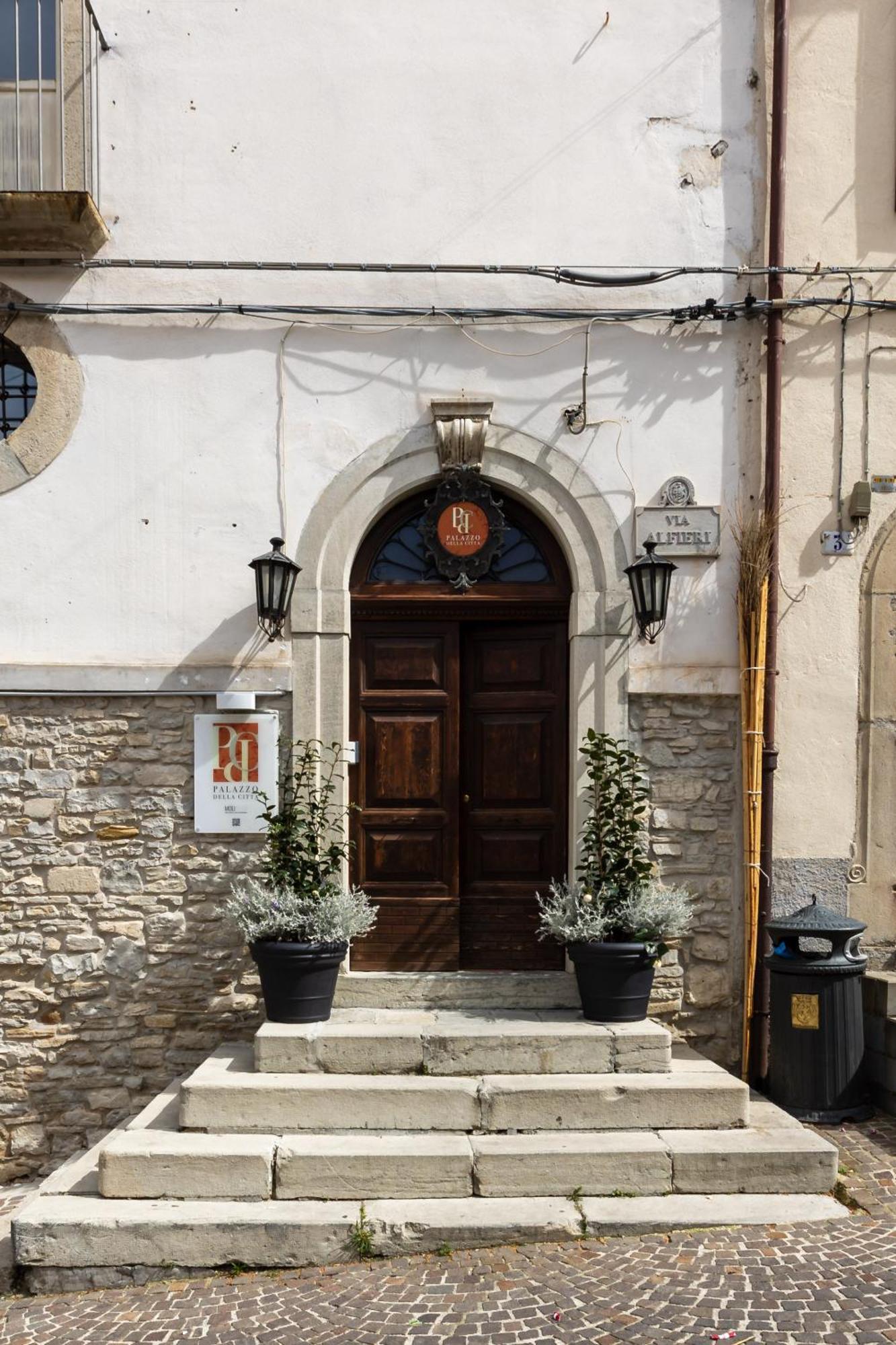 Palazzo Della Citta Hotel Agnone Bagian luar foto